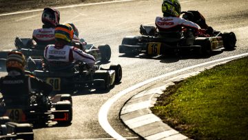 F1 driver goes karting in disguise and smashes rival times