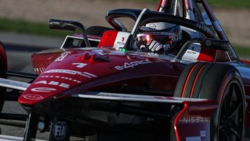 Oliver Rowland eyes Formula E history as title defence begins