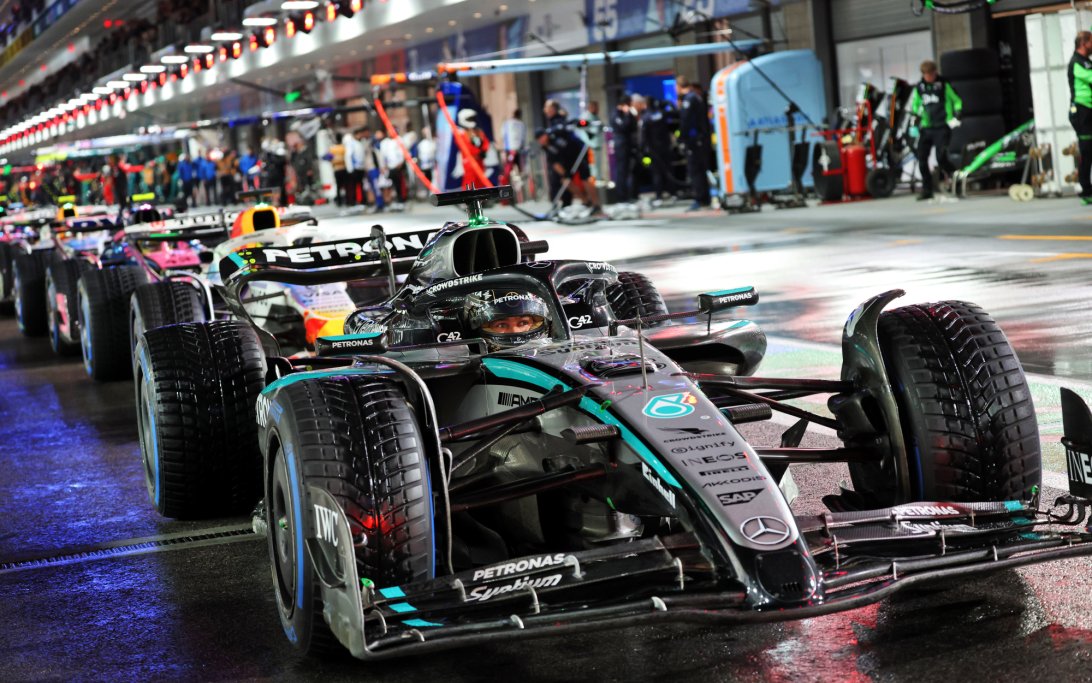 Russell Q Las Vegas wet