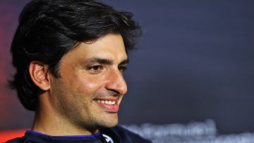Sainz sets clear Williams target to sustain F1 success