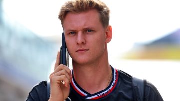 Mick Schumacher completes major switch as 2026 race seat confirmed